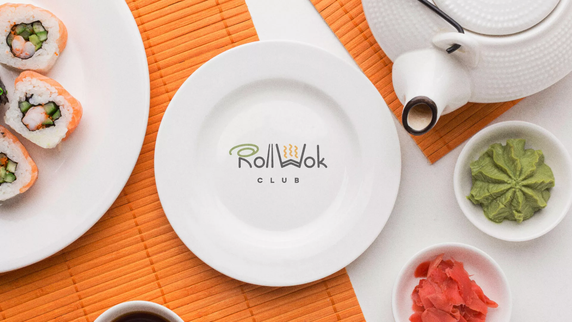 Разработка логотипа и фирменного стиля суши-бара «Roll Wok Club» в Жиздре